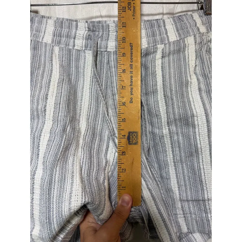 Abercrombie Fitch Shorts Medium Blue White Striped Woven Textured Cotton